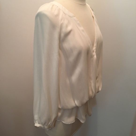 SOLD 🦋 Joie Louvre blouse - Picture 2 of 8